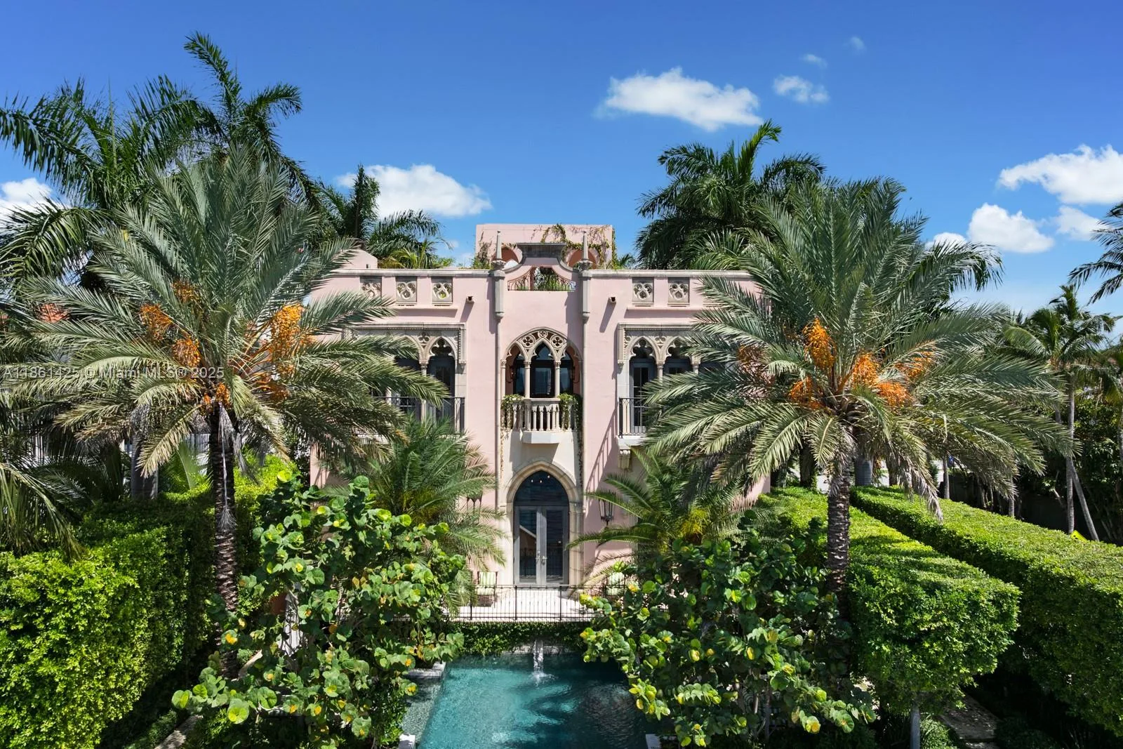 1840 S Bayshore Ln, Miami, FL 33133