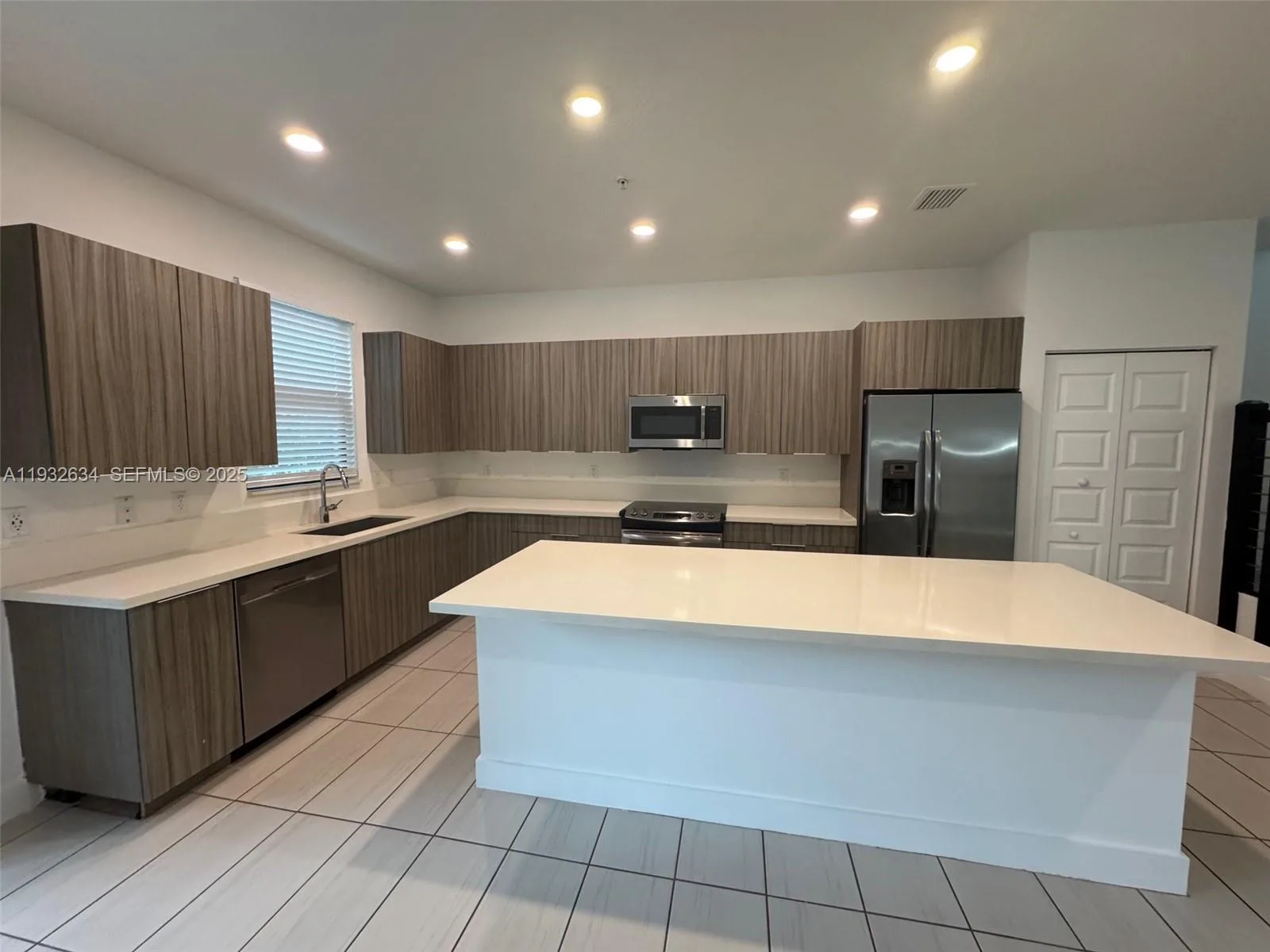 10461 NW 82nd St # 6, Doral, FL 33178 photo 4