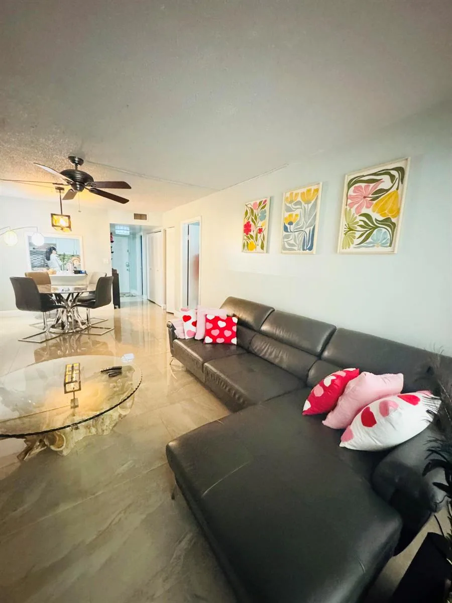 9370 SW 8th Street # 117, Boca Raton, FL 33428