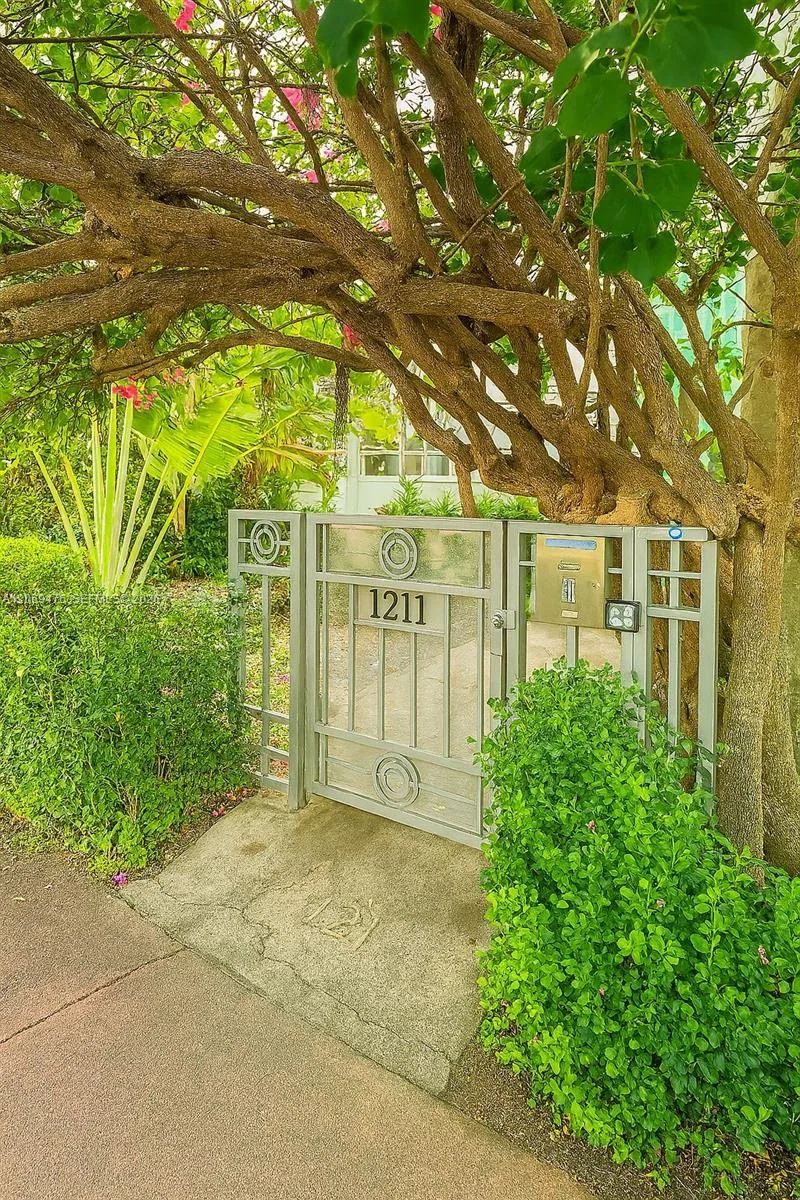 1211 Pennsylvania Ave # B1, Miami Beach, FL 33139