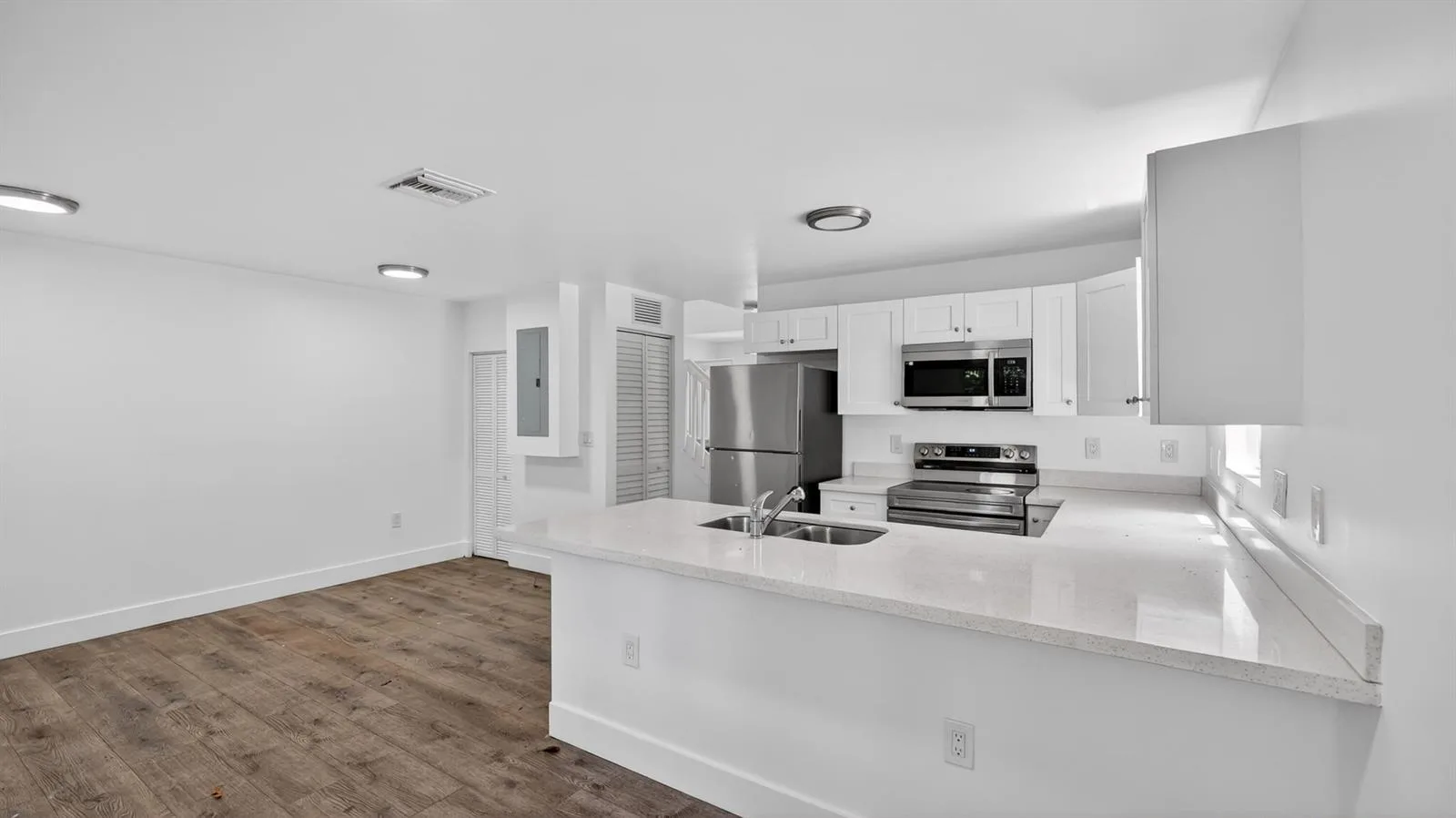 2902 NW 44th Street, Miami, FL 33142 photo 10