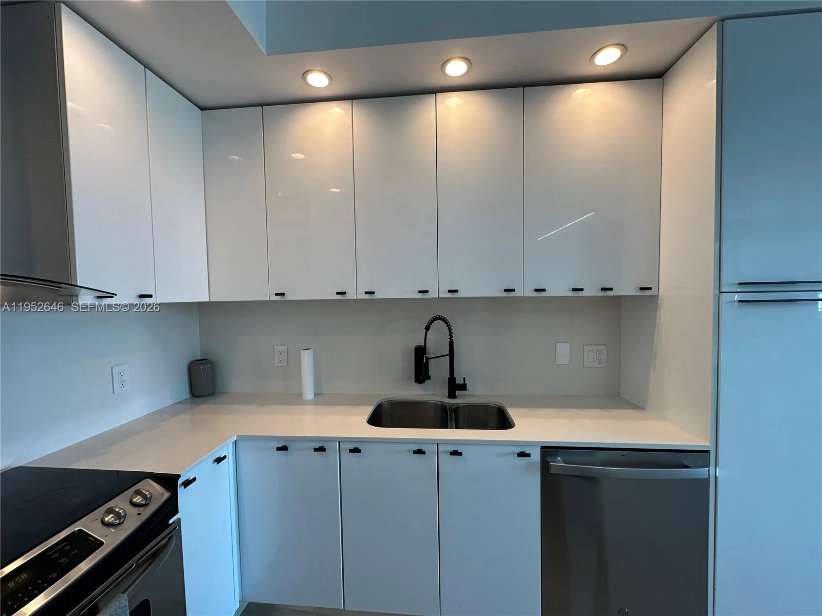 234 NE 3rd St # 1805, Miami, FL 33132 photo 12