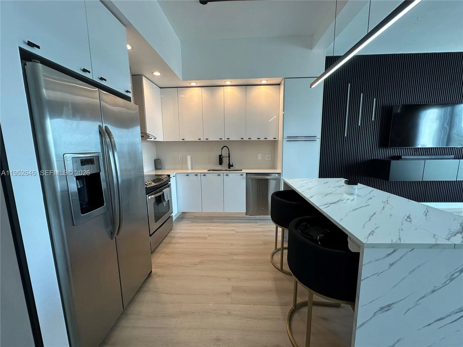 234 NE 3rd St # 1805, Miami, FL 33132 photo 8