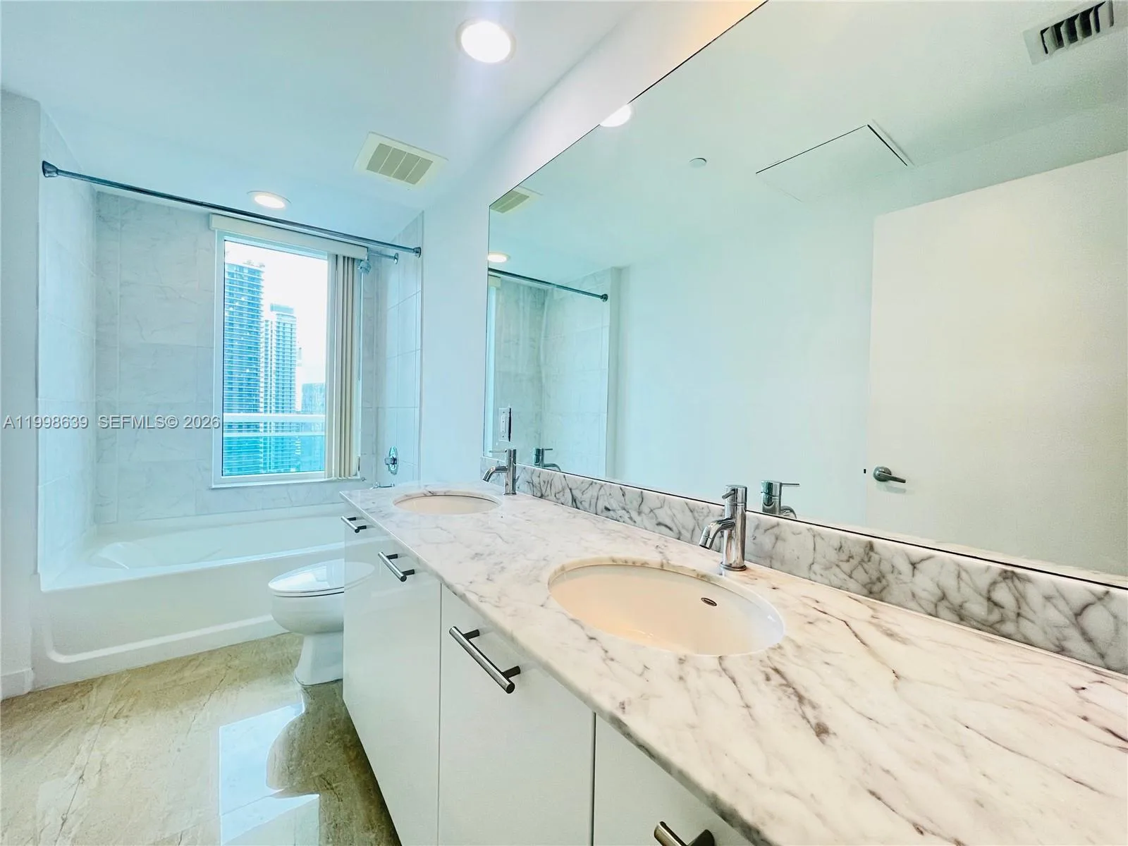 950 Brickell Bay Dr # 2801, Miami, FL 33131 photo 13