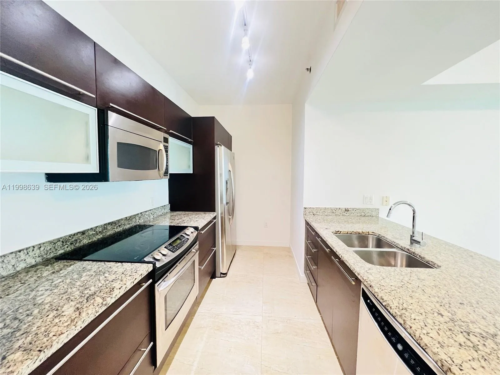 950 Brickell Bay Dr # 2801, Miami, FL 33131 photo 5
