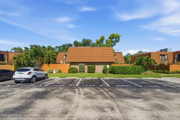 1438 Park Shore Circle # 3, Fort Myers, FL 33901