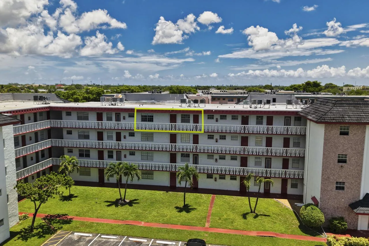 4140 NW 44th Avenue # 411, Lauderdale Lakes, FL 33319
