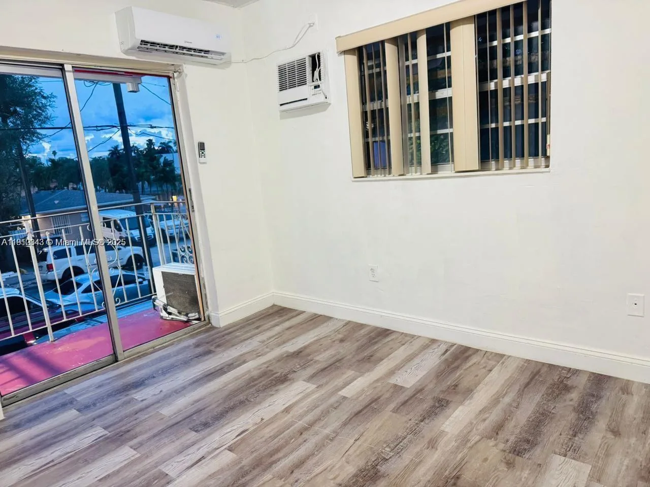 932 NW 5th St, Miami, FL 33128 photo 5
