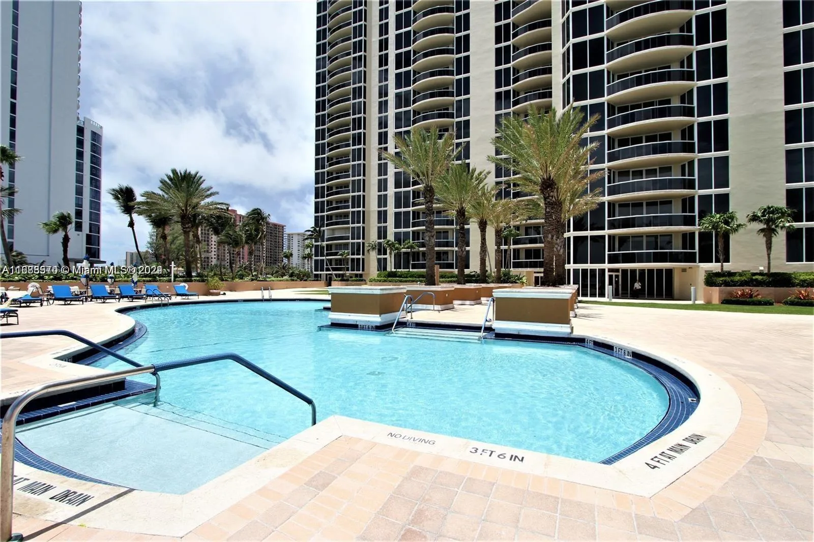 17555 Collins Ave # 2502, Sunny Isles Beach, FL 33160 photo 13