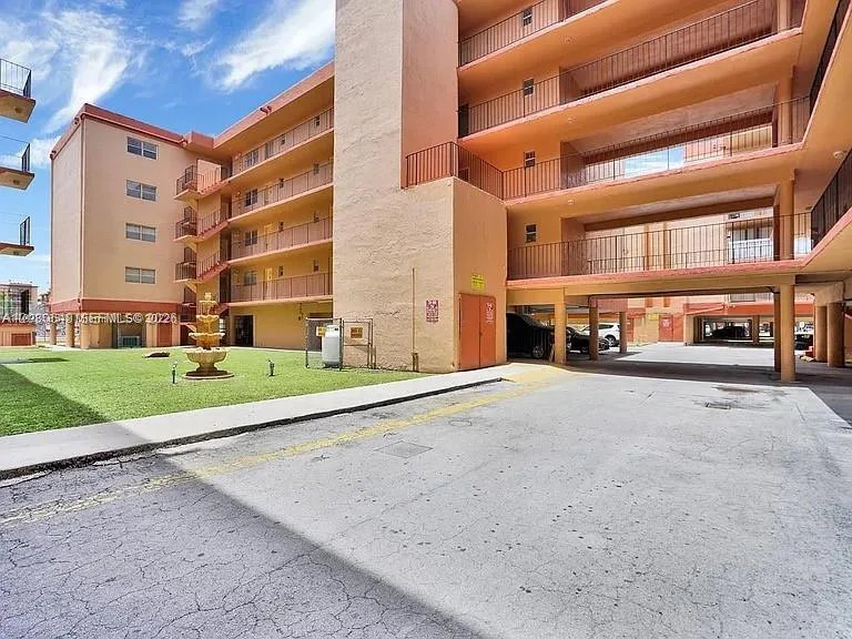 1850 W 56th St # 2305, Hialeah, FL 33012
