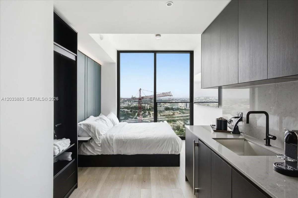 20 NE 11th # 4212, Miami, FL 33132