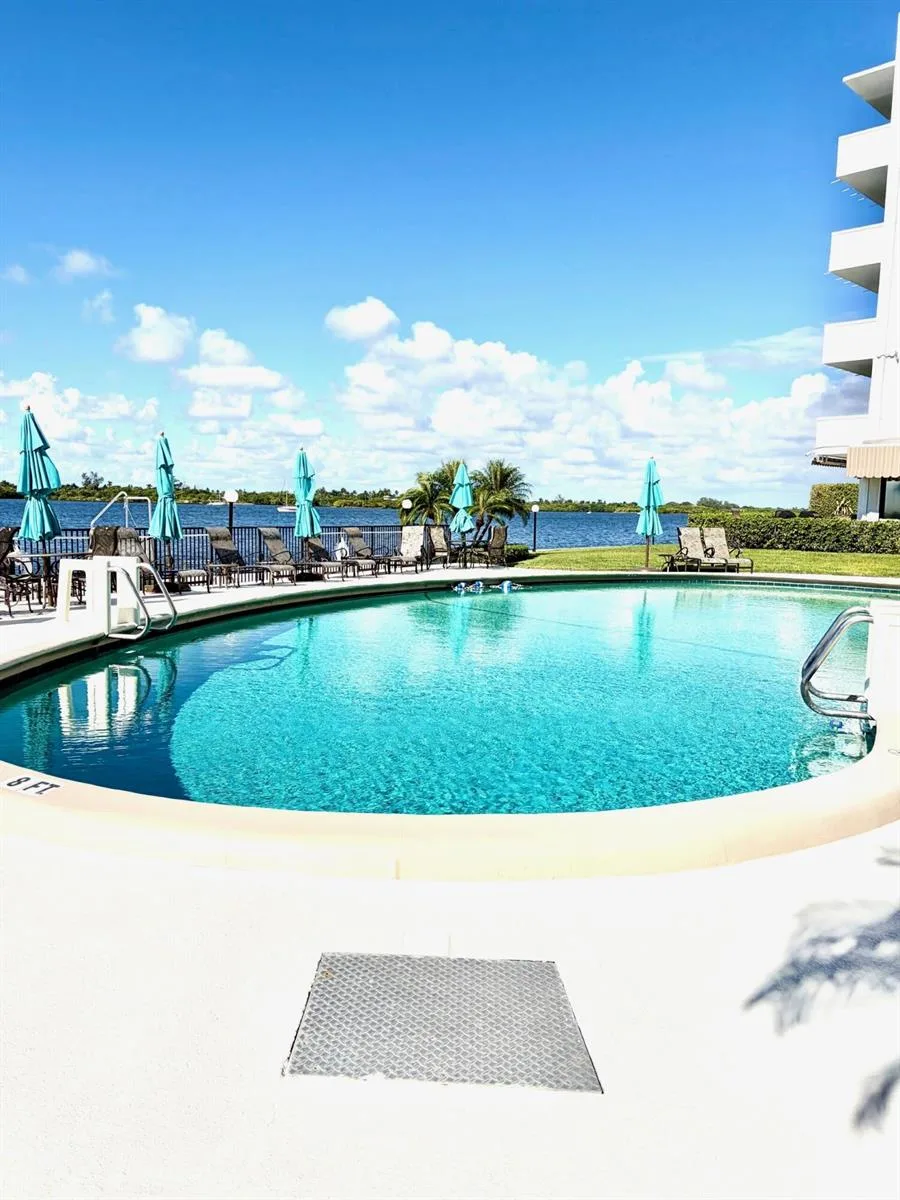 2840 S Ocean Boulevard # 2050, Palm Beach, FL 33480