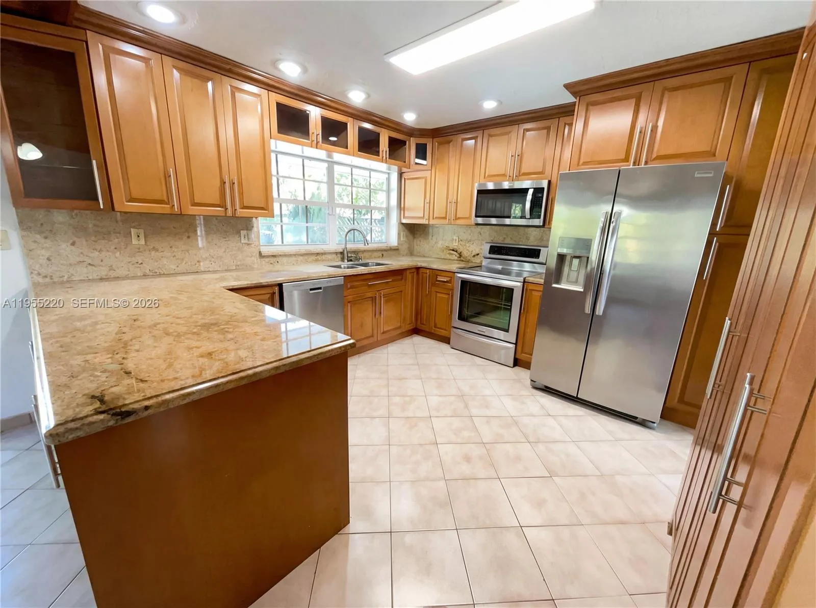 10001 SW 99th Ave, Miami, FL 33176 photo 2