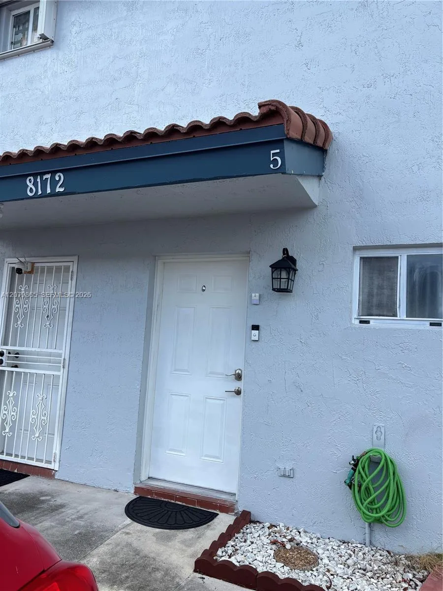 8172 NW 10th St # 5, Miami, FL 33126 photo 2