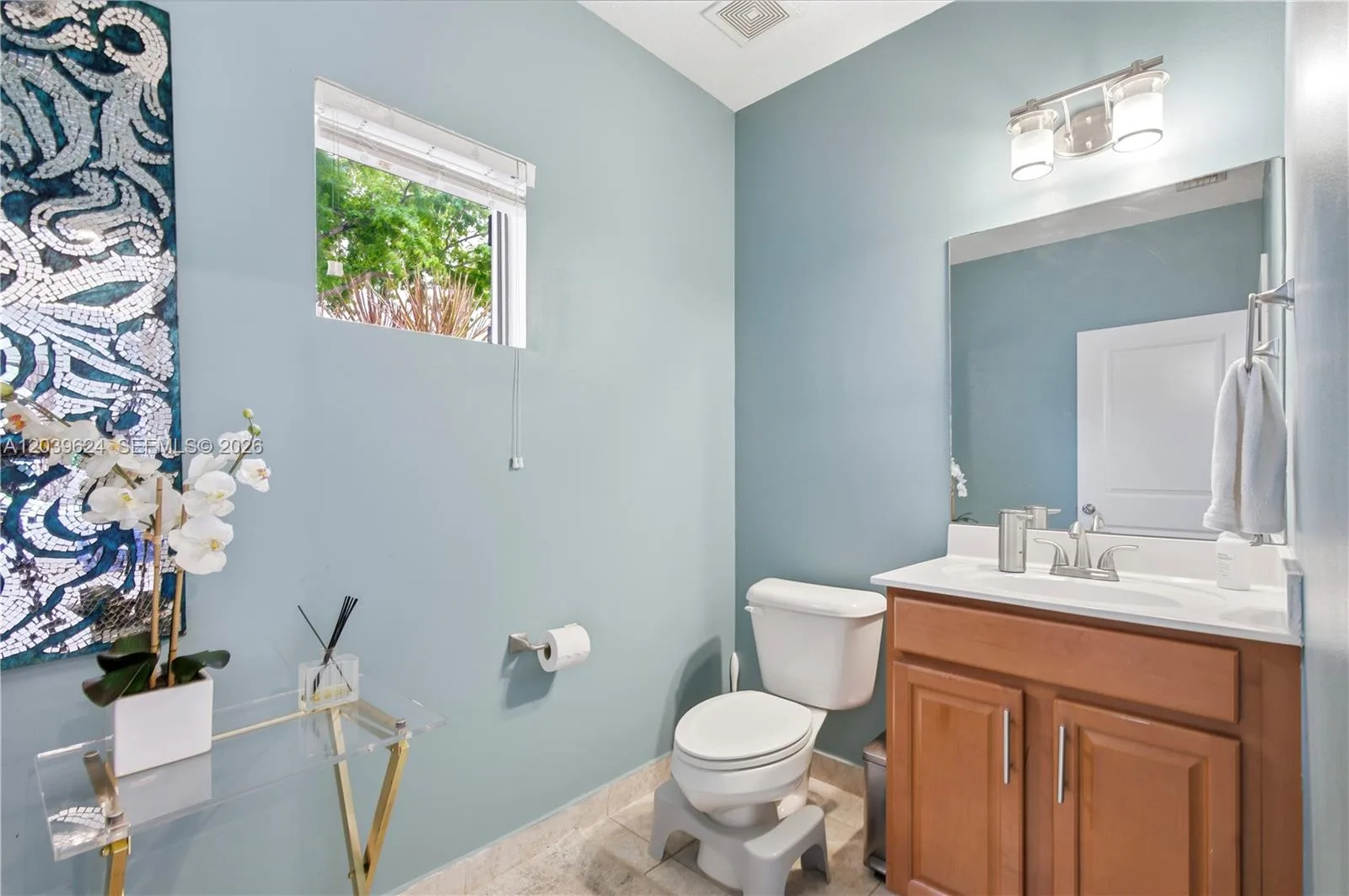 324 NE 194th Ln, Miami, FL 33179 photo 4