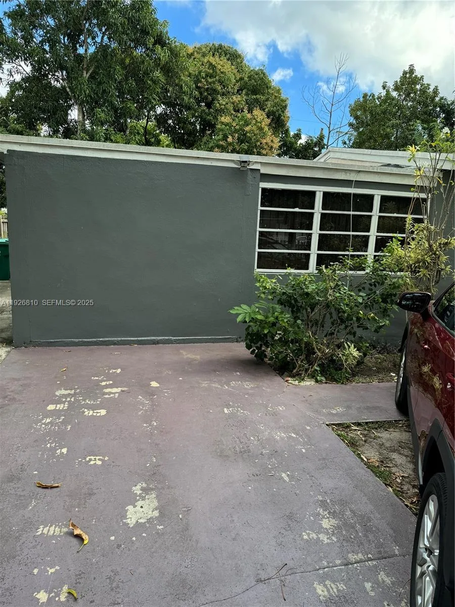 17971 NW 4th Ave, Miami Gardens, FL 33169 photo 2