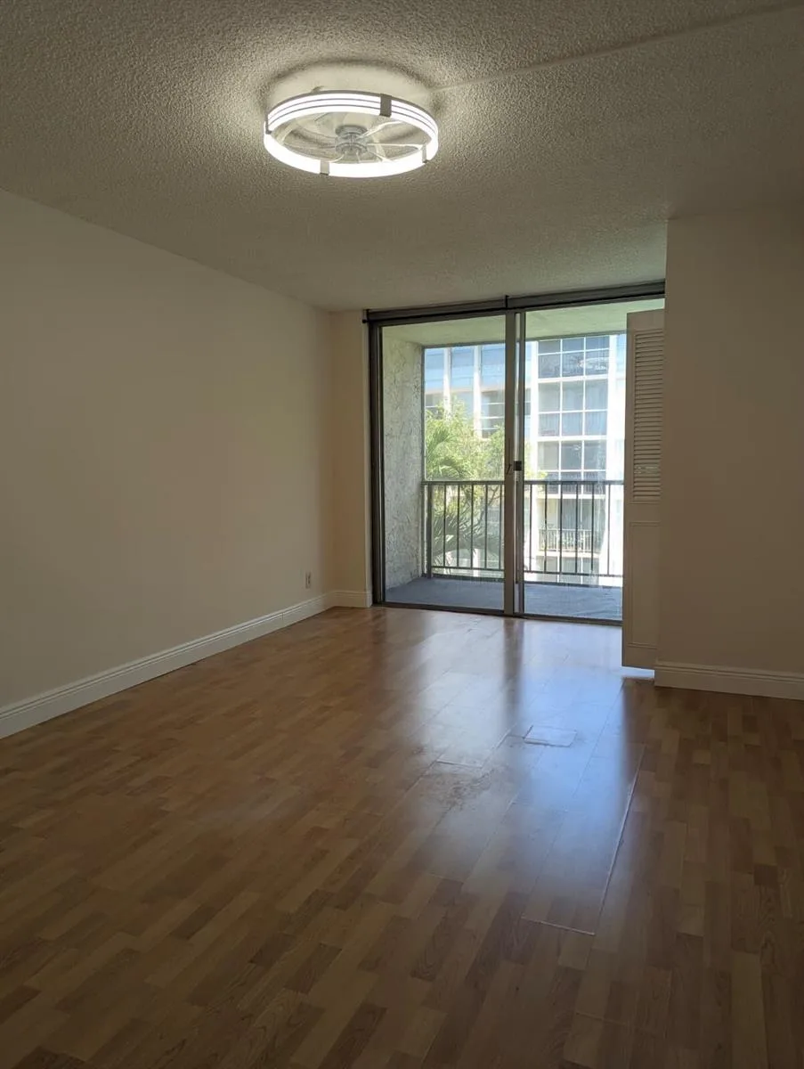 801 THREE ISLANDS Boulevard # 303, Hallandale Beach, FL 33009 photo 10
