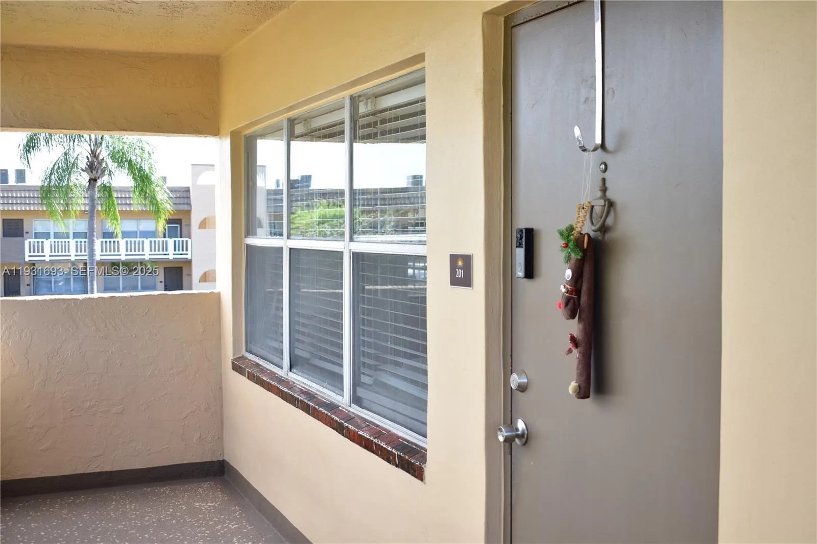 9141 Sunrise Lakes Blvd # 201, Sunrise, FL 33322