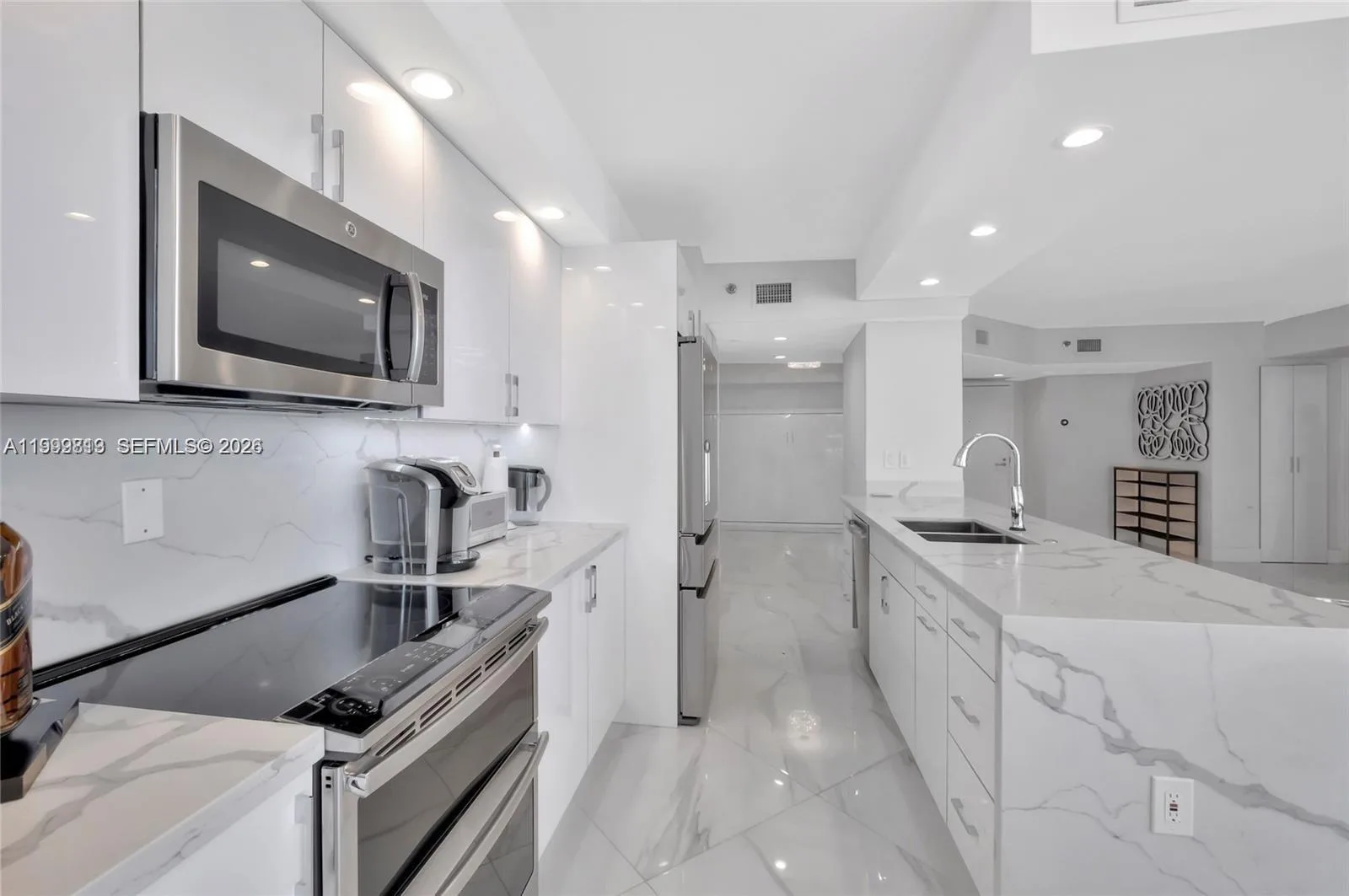 16425 Collins Ave # 1612, Sunny Isles Beach, FL 33160 photo 3