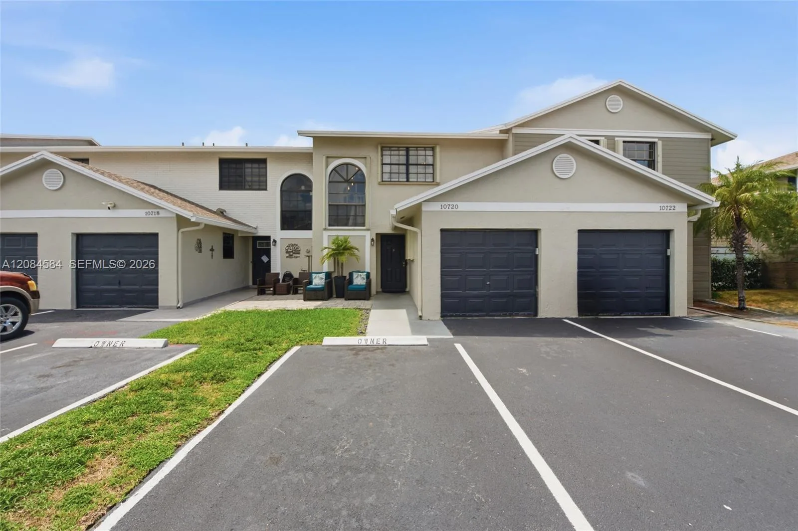 10720 NW 11th St, Pembroke Pines, FL 33026