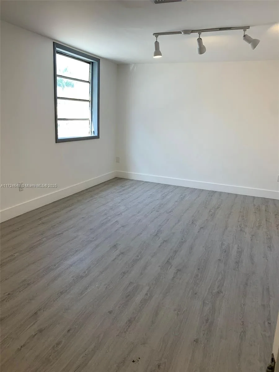 638 NW 62nd St, Miami, FL 33150 photo 2
