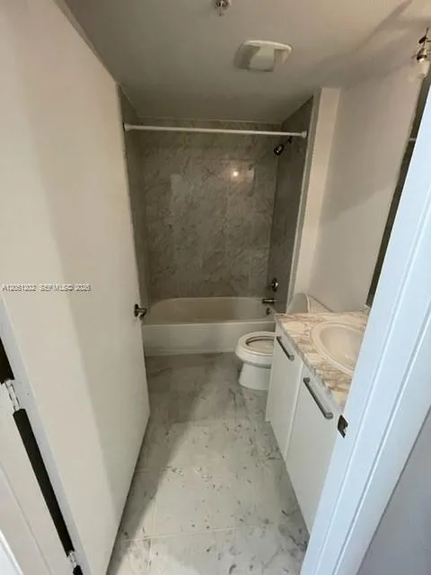253 NE 2nd St # 1202, Miami, FL 33132 photo 11