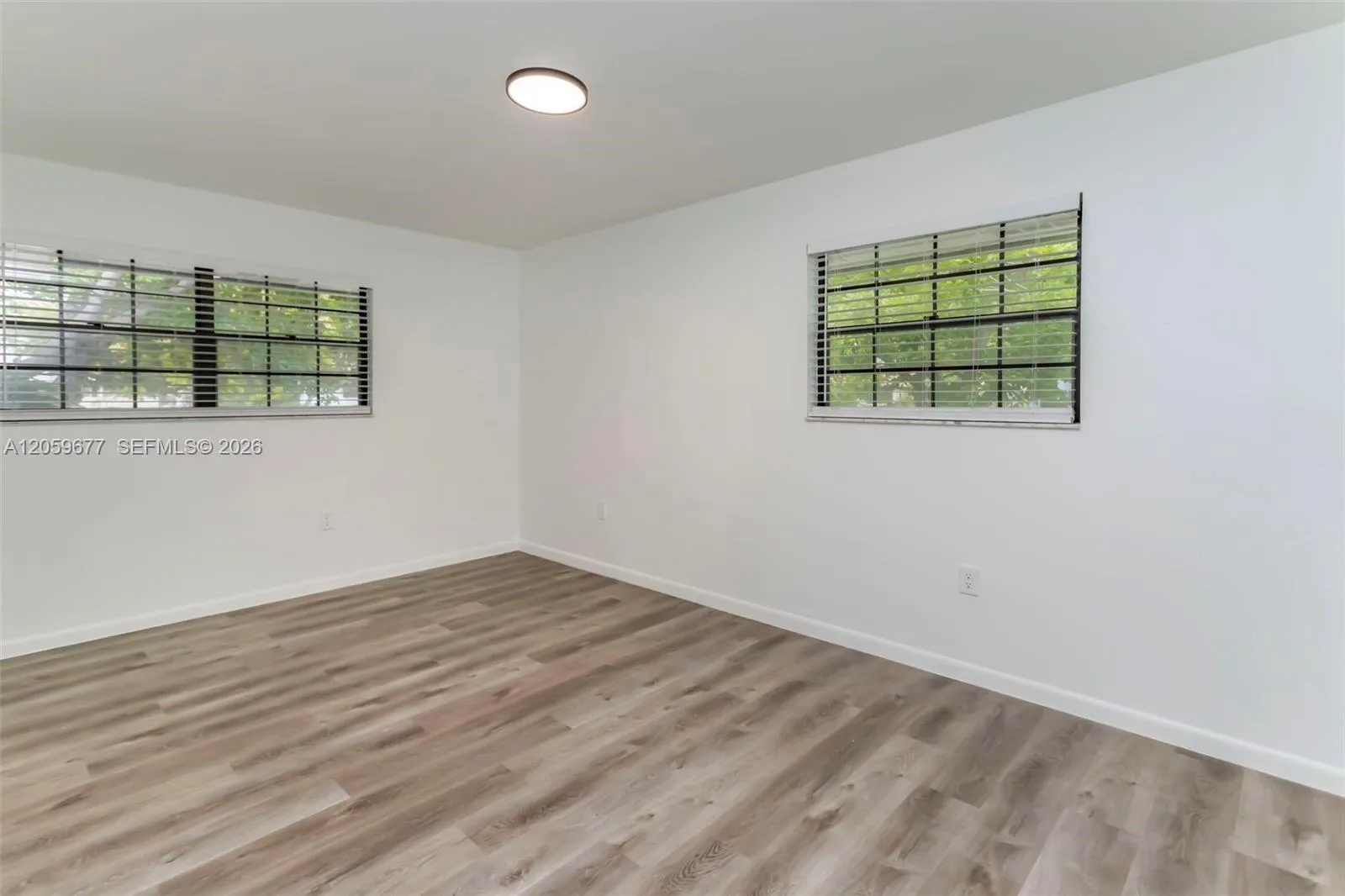 931 NE 199th St # 201-22, Miami, FL 33179 photo 11