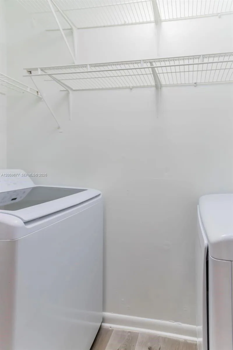 931 NE 199th St # 201-22, Miami, FL 33179 photo 13