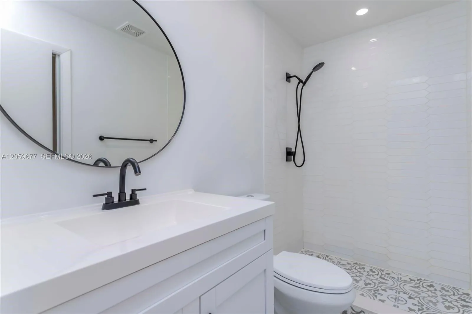 931 NE 199th St # 201-22, Miami, FL 33179 photo 5