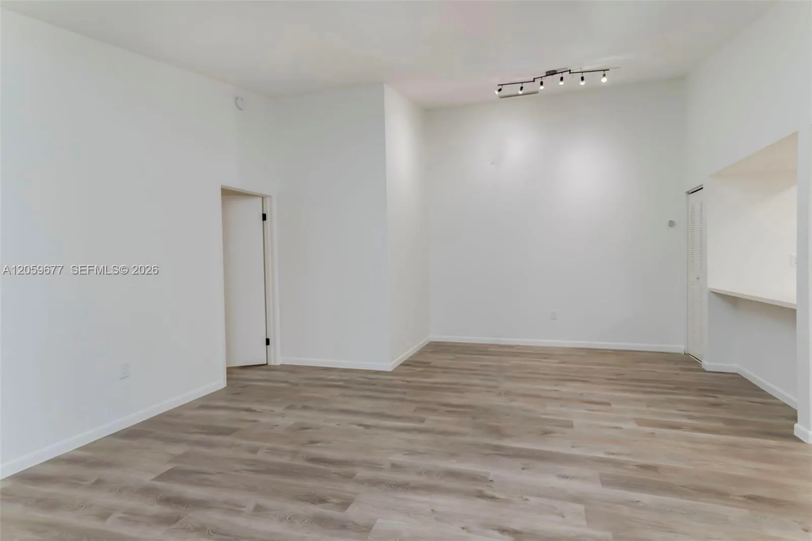 931 NE 199th St # 201-22, Miami, FL 33179 photo 8
