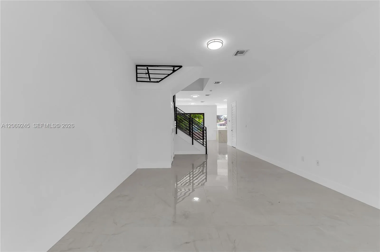 828 NE 14th St, Fort Lauderdale, FL 33304 photo 5