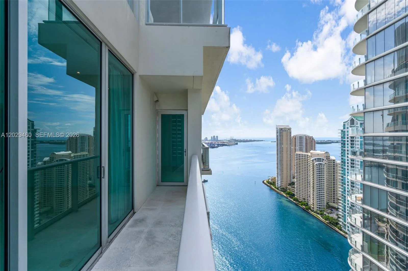 300 S Biscayne Blvd # T-3702, Miami, FL 33131