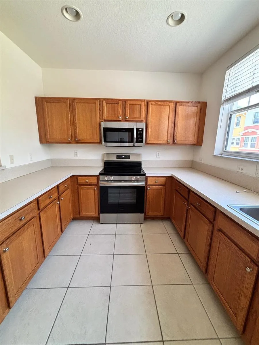 767 MILLBRAE Court # 2, West Palm Beach, FL 33401 photo 6