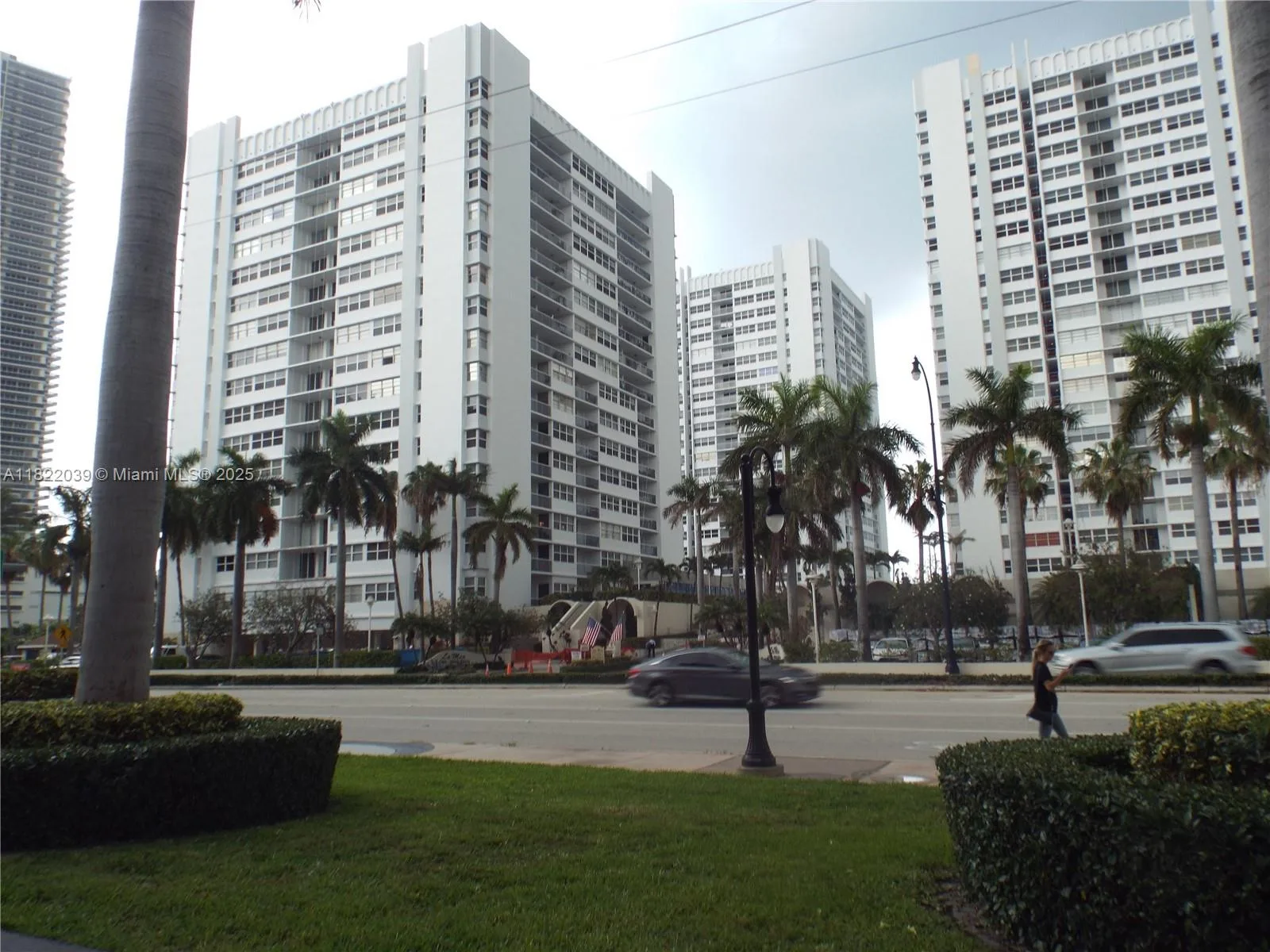 1904 S Ocean Dr # 405, Hallandale Beach, FL 33009