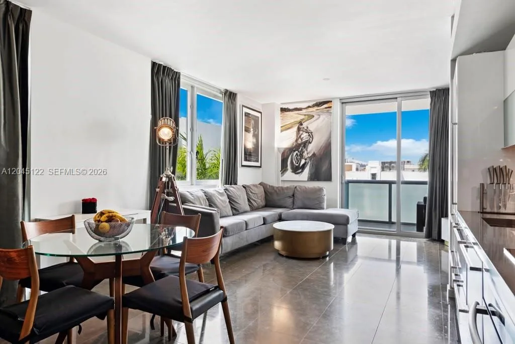 220 21st St # 401, Miami Beach, FL 33139 photo 4