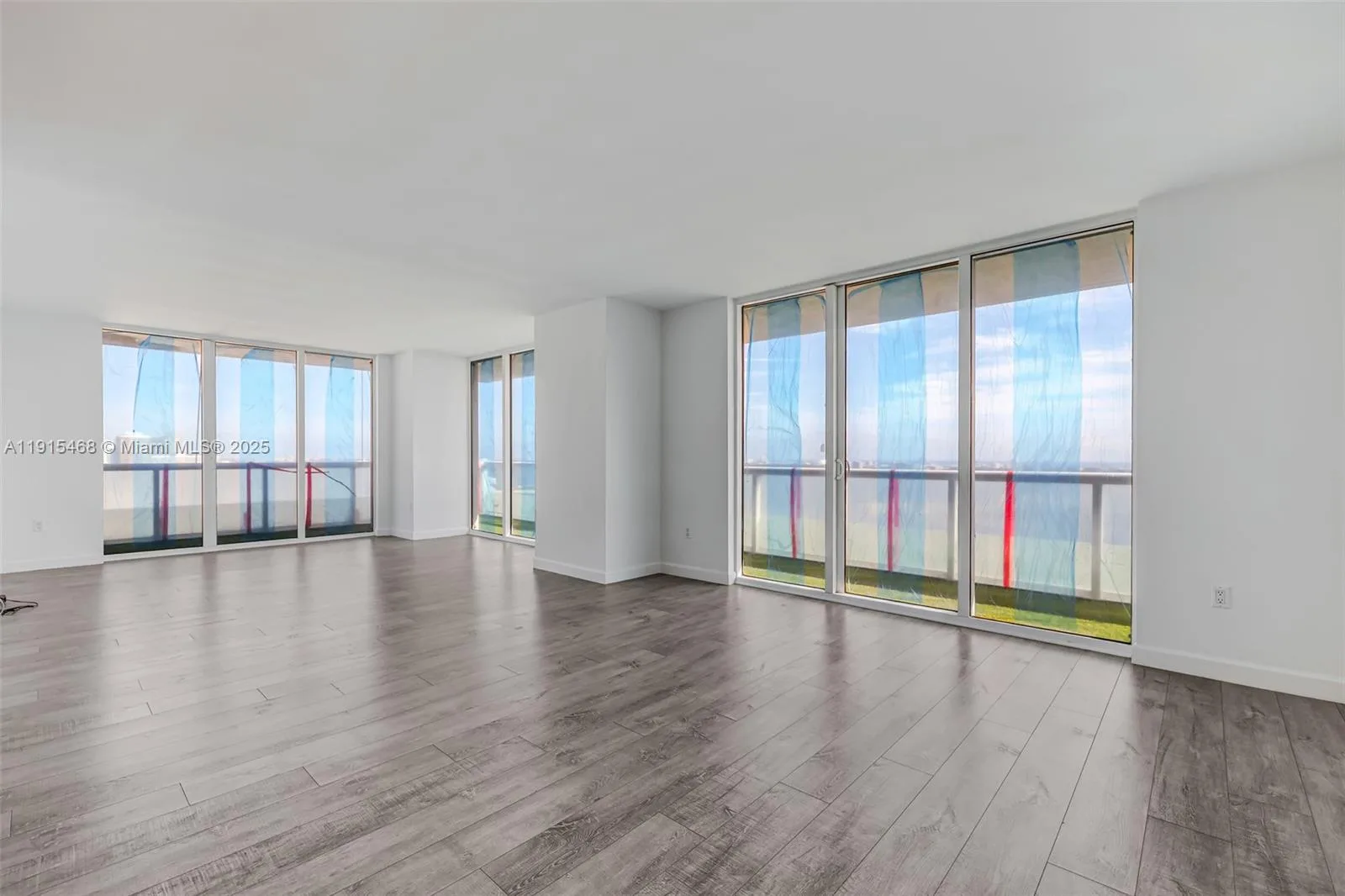 50 Biscayne Blvd # 3902, Miami, FL 33132 photo 2