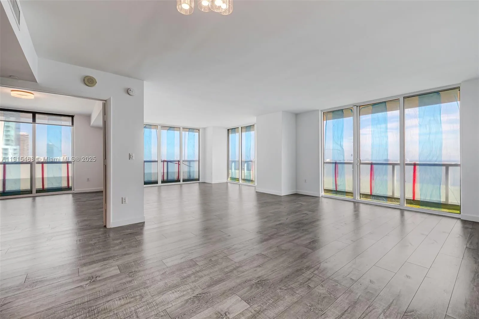 50 Biscayne Blvd # 3902, Miami, FL 33132 photo 4