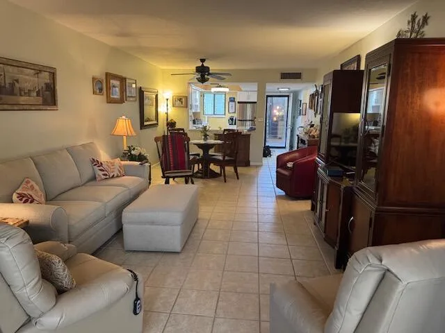 3154 Via Poinciana # 115, Lake Worth, FL 33467