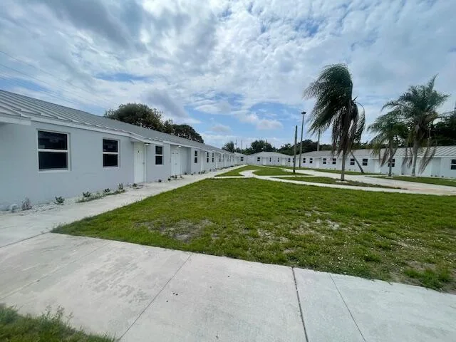 4393 Windsor Avenue # 10, West Palm Beach, FL 33407