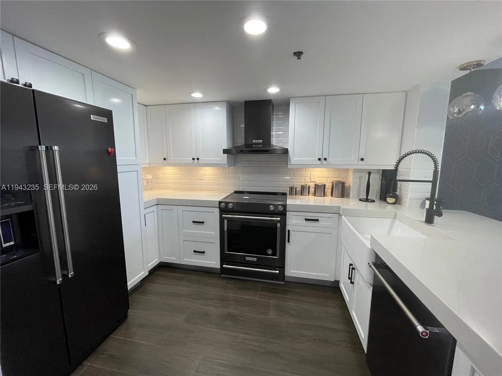 2555 Collins Ave # 1409, Miami Beach, FL 33140 photo 2