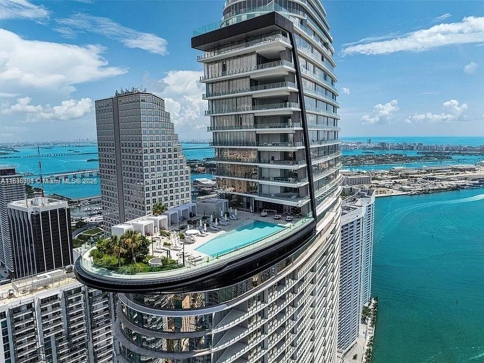 300 Biscayne Blvd way # 4707, Miami, FL 33131