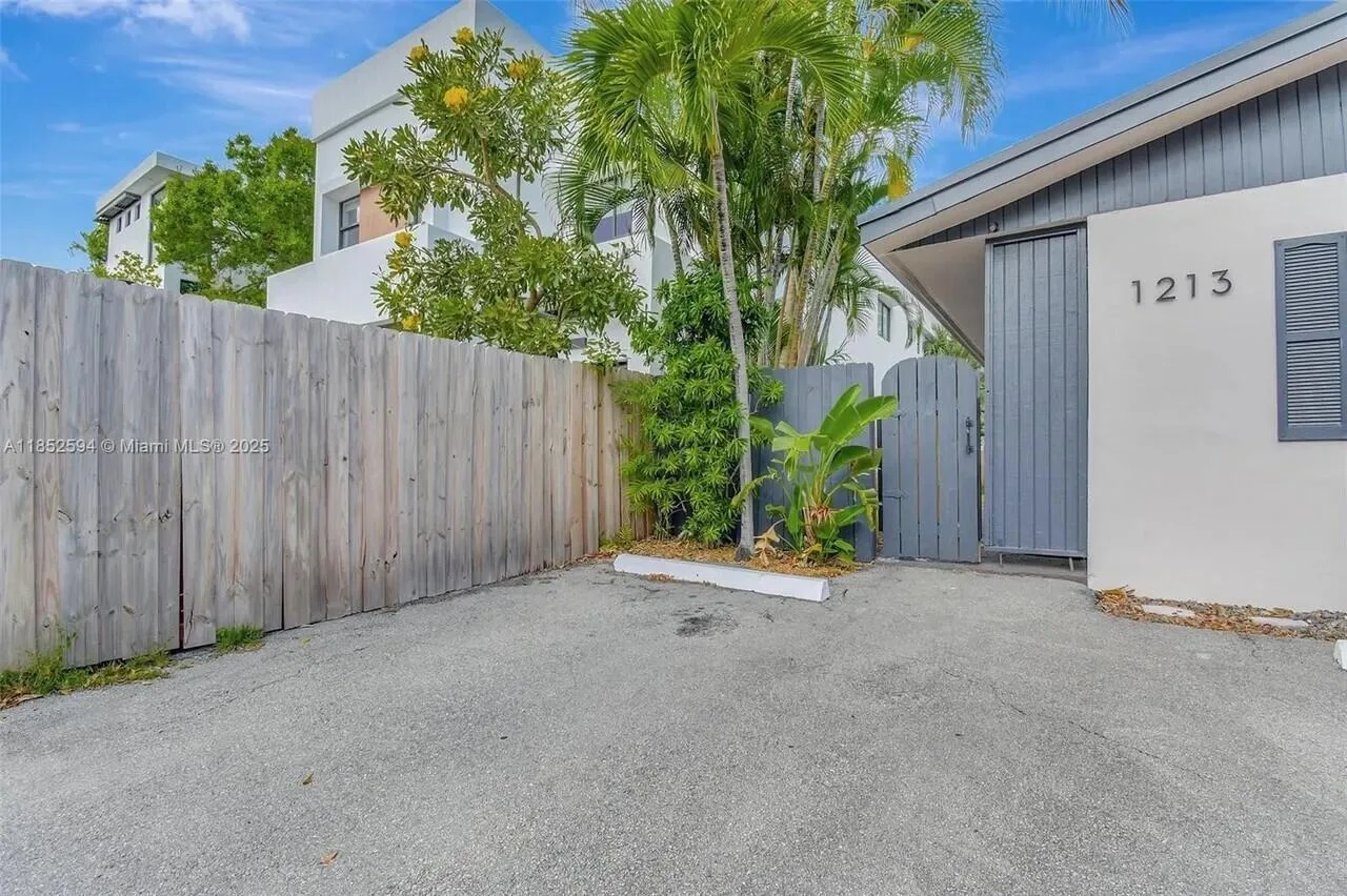 1213 SE 1st Street # 1-4, Fort Lauderdale, FL 33301 photo 3