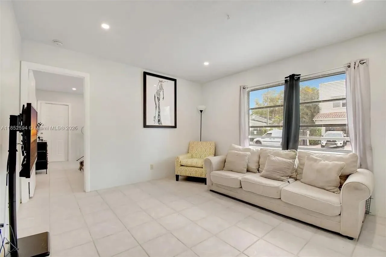 1213 SE 1st Street # 1, Fort Lauderdale, FL 33301 photo 6