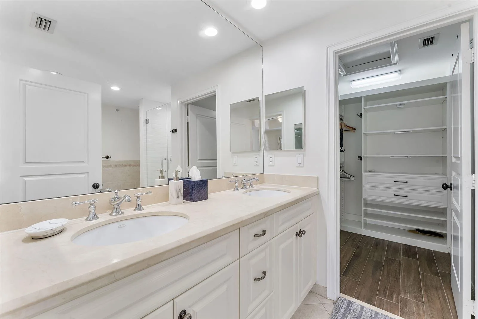 1035 W Heritage Club Circle, Delray Beach, FL 33483 photo 9