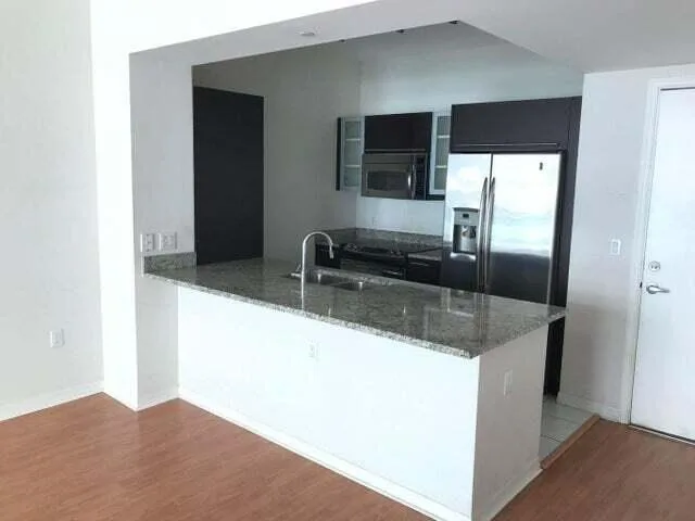 950 BRICKELL BAY Drive # 2802, Miami, FL 33131 photo 3