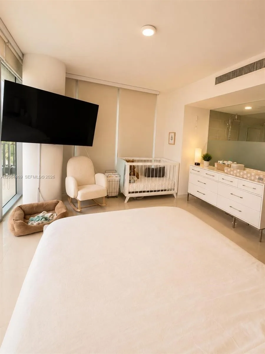 92 SW 3rd St # 1210, Miami, FL 33130 photo 9