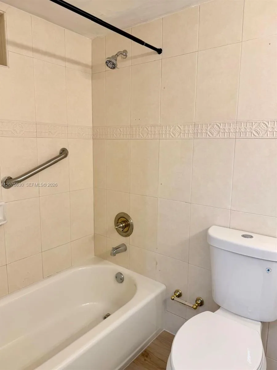 5055 NW 7th St # 413, Miami, FL 33126 photo 12