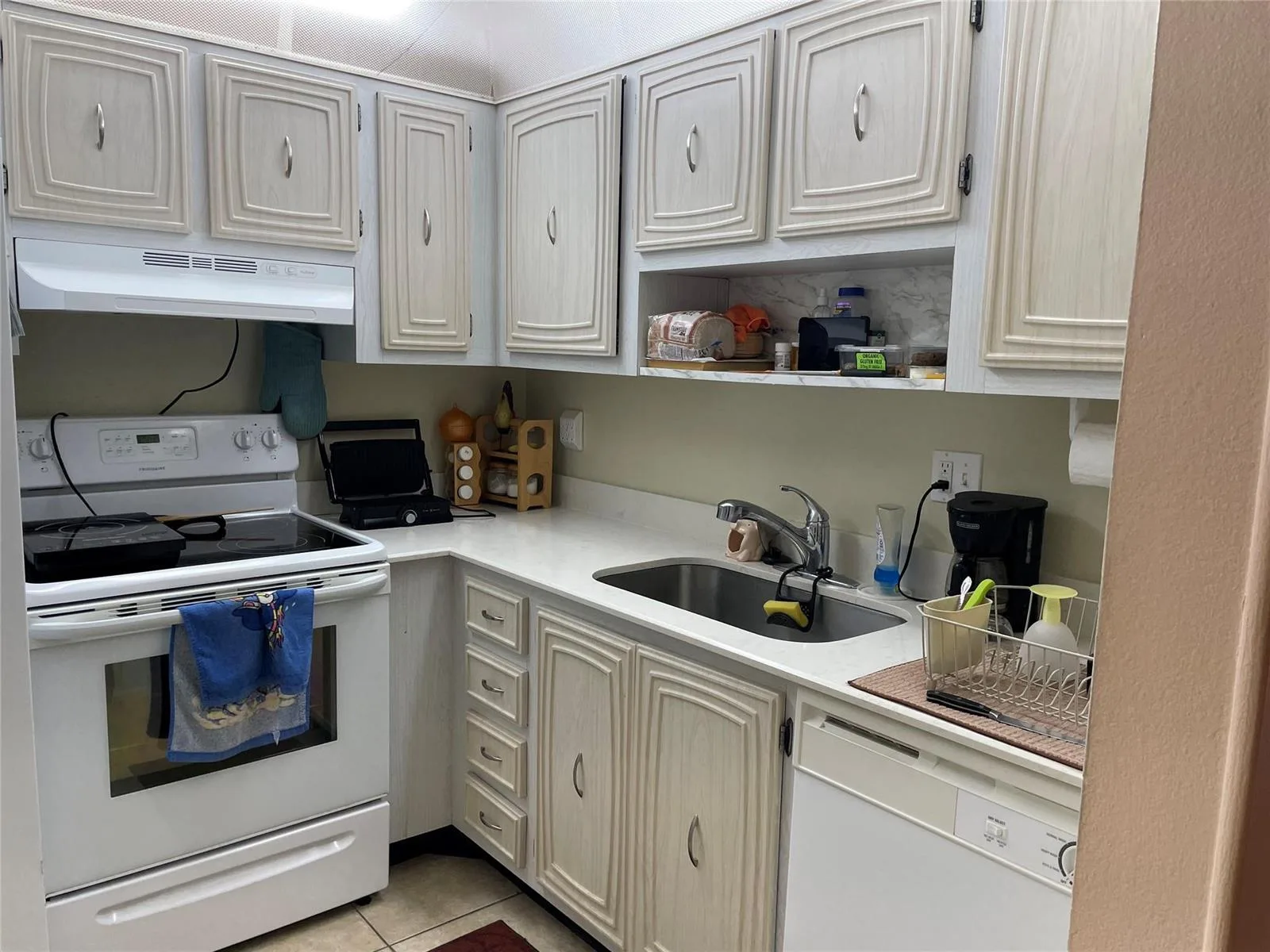 2821 Somerset Drive # 118, Lauderdale Lakes, FL 33311
