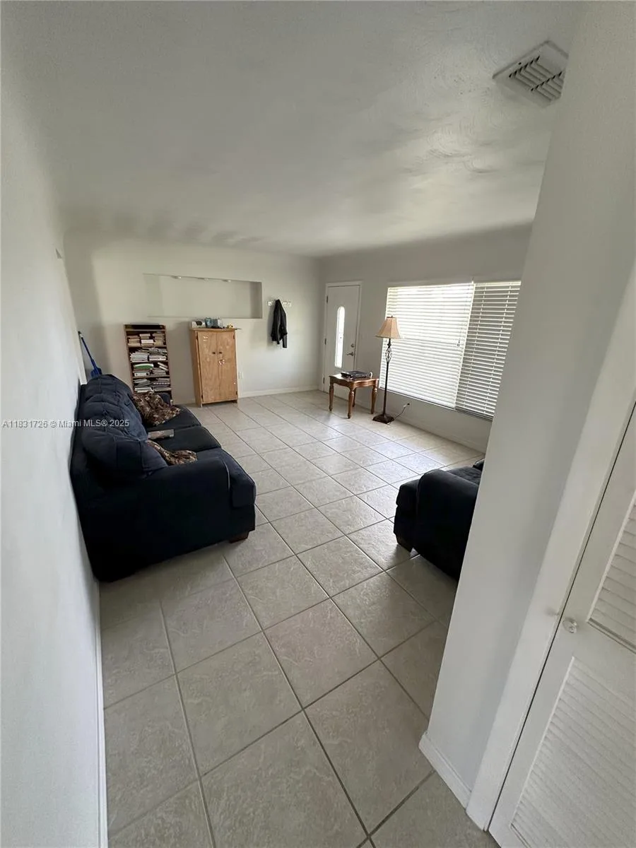 1732 Valencia Ave, Sebring, FL 33870 photo 2