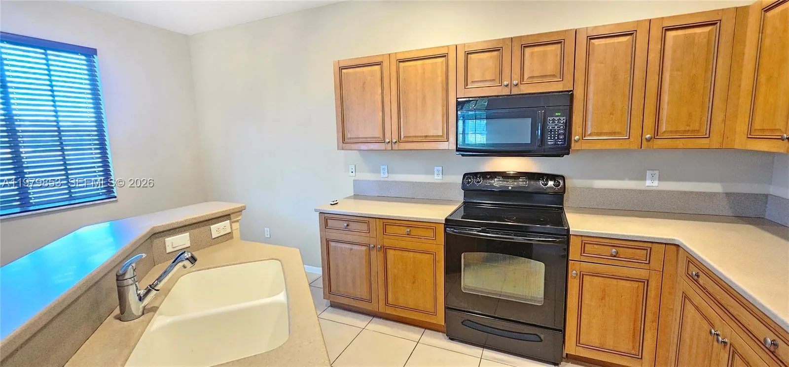 2014 Marsh Harbor Dr, Riviera Beach, FL 33404 photo 10